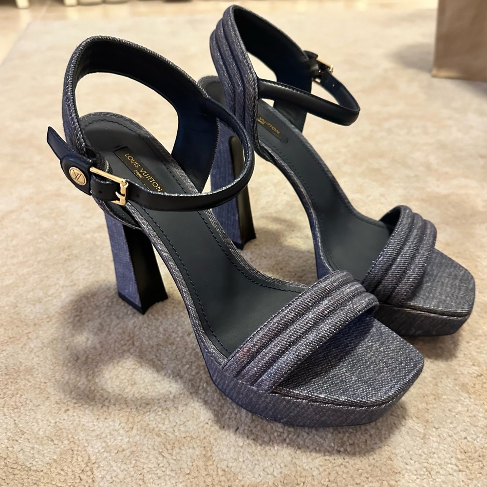 Louis Vuitton Platform Denim Heels Size 41 with dust-bag. NEVER WORN.